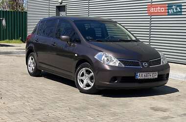 Хетчбек Nissan TIIDA 2008 в 