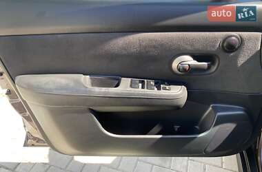 Хетчбек Nissan TIIDA 2008 в 