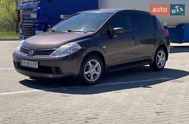 Хетчбек Nissan TIIDA 2008 в 