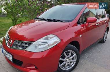 Хэтчбек Nissan TIIDA 2012 в 