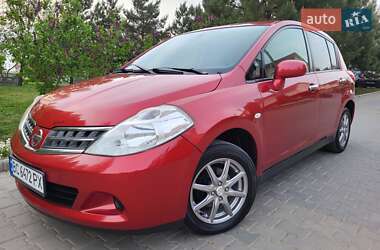 Хэтчбек Nissan TIIDA 2012 в 