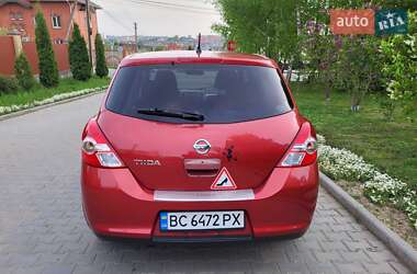 Хэтчбек Nissan TIIDA 2012 в 