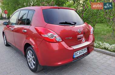 Хэтчбек Nissan TIIDA 2012 в 