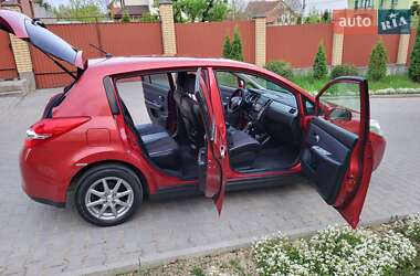 Хэтчбек Nissan TIIDA 2012 в 