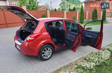 Хэтчбек Nissan TIIDA 2012 в 