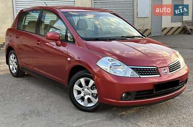 Хэтчбек Nissan TIIDA 2007 в 