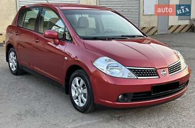 Хэтчбек Nissan TIIDA 2007 в 