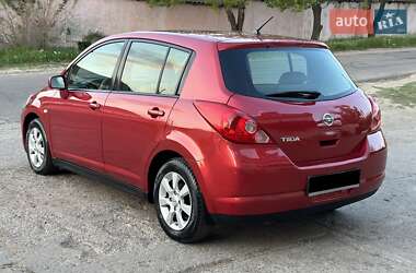 Хэтчбек Nissan TIIDA 2007 в 