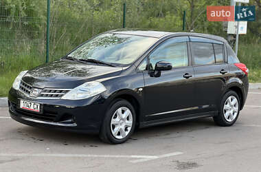 Хэтчбек Nissan TIIDA 2012 в Киеве