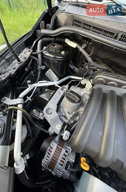 Хетчбек Nissan TIIDA 2012 в 