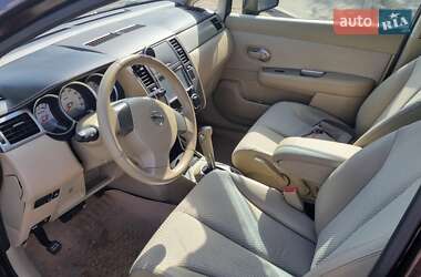 Хетчбек Nissan TIIDA 2010 в 