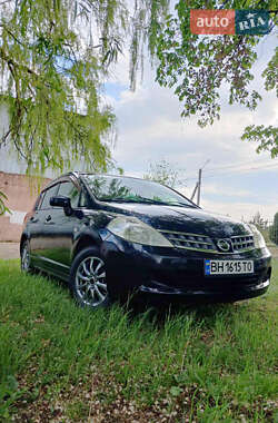 Хетчбек Nissan TIIDA 2010 в 
