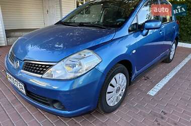 Хетчбек Nissan TIIDA 2008 в 