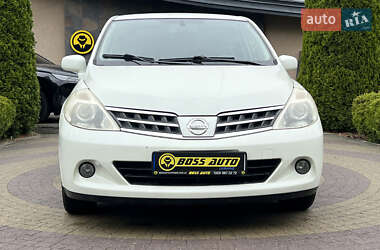 Хетчбек Nissan TIIDA 2010 в 