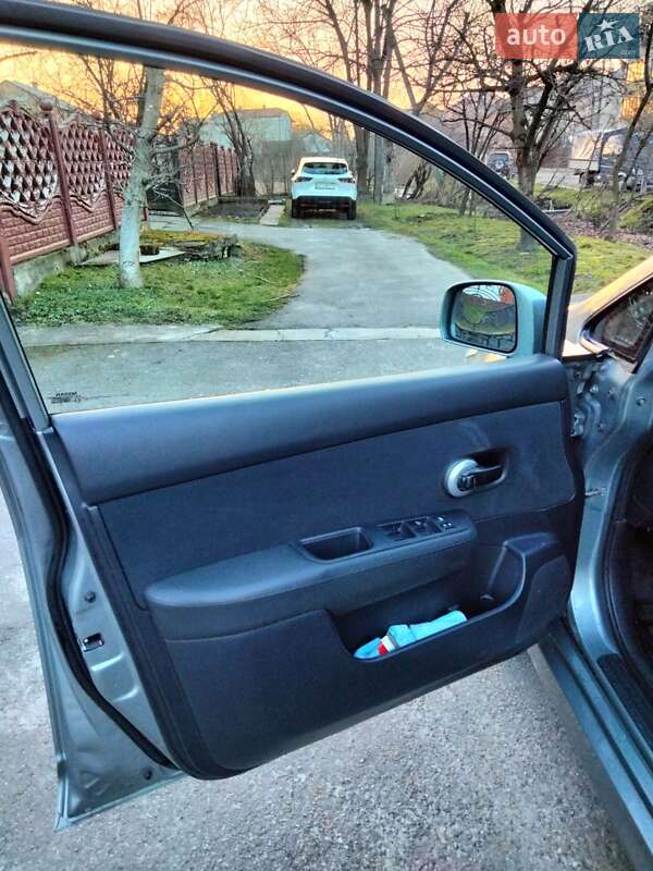 Седан Nissan TIIDA 2012 в Львове фото 6 Седан Nissan TIIDA 2012 в Львове