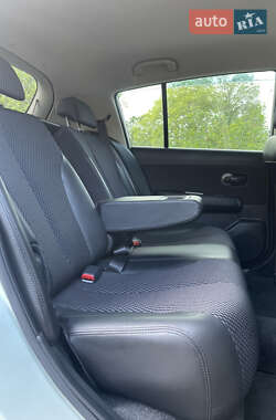 Хетчбек Nissan TIIDA 2011 в 