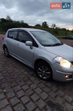 Хэтчбек Nissan TIIDA 2010 в Киеве