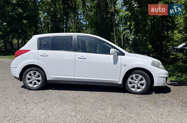 Хэтчбек Nissan TIIDA 2008 в 