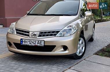 Хетчбек Nissan TIIDA 2010 в Одесі