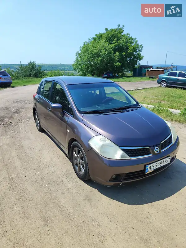 Nissan TIIDA 2007