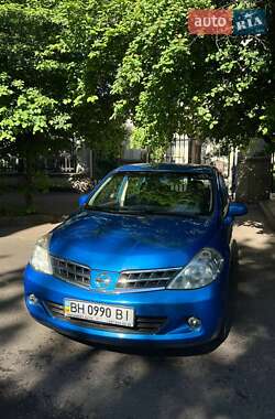 Хэтчбек Nissan TIIDA 2008 в 