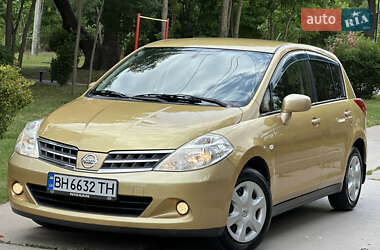 Хэтчбек Nissan TIIDA 2011 в Одессе