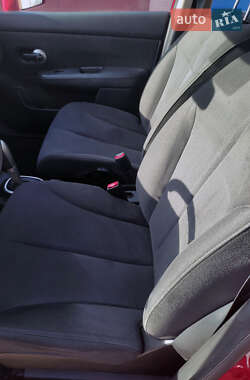 Хетчбек Nissan TIIDA 2008 в 