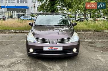 Хэтчбек Nissan TIIDA 2008 в 