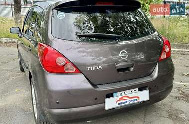 Хэтчбек Nissan TIIDA 2008 в 