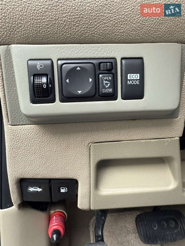 Хетчбек Nissan TIIDA 2011 в Одесі