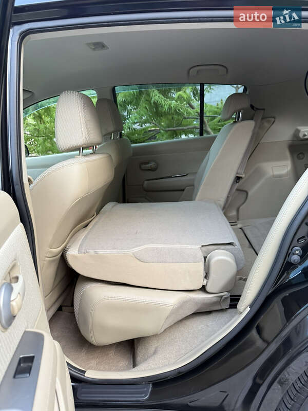 Хетчбек Nissan TIIDA 2011 в Одесі