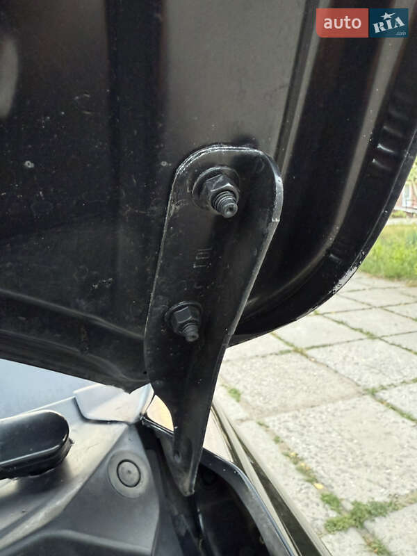 Хетчбек Nissan TIIDA 2011 в Одесі