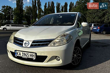 Хэтчбек Nissan TIIDA 2012 в Киеве