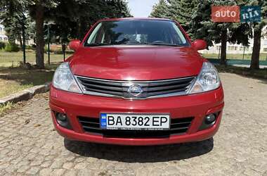 Хэтчбек Nissan TIIDA 2010 в Кропивницком