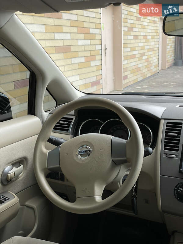 Хэтчбек Nissan TIIDA 2008 в Харькове