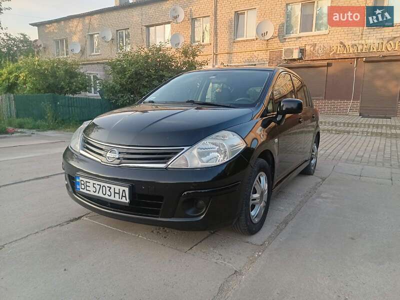 Седан Nissan TIIDA 2010 в Новом Буге