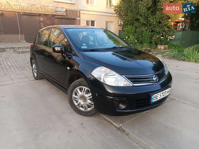 Седан Nissan TIIDA 2010 в Новом Буге