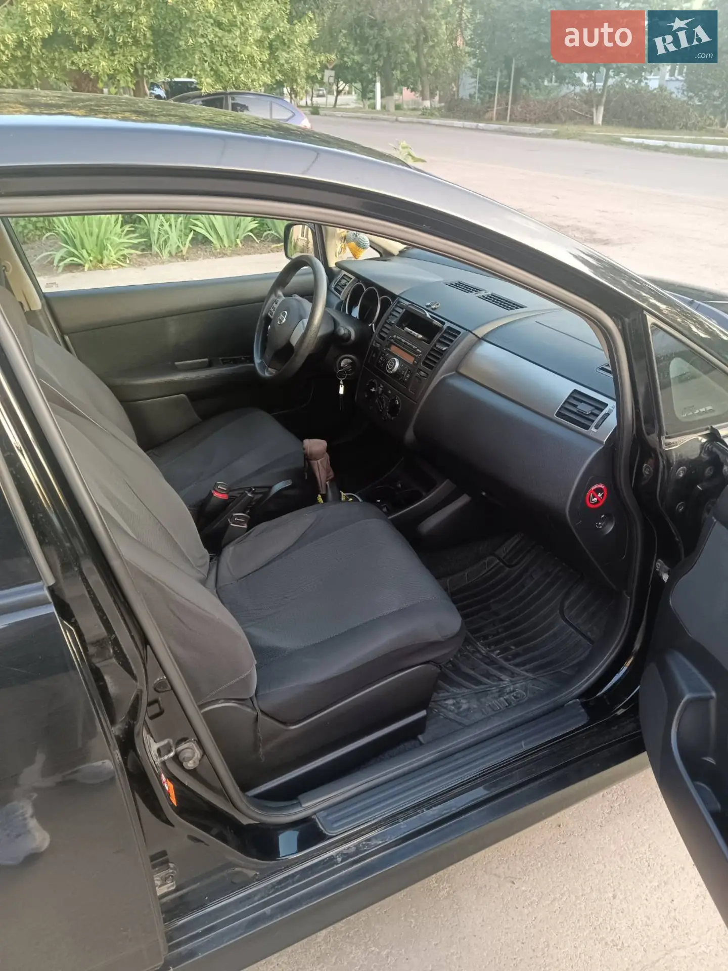 2010 Nissan Tiida - мініатюра 18