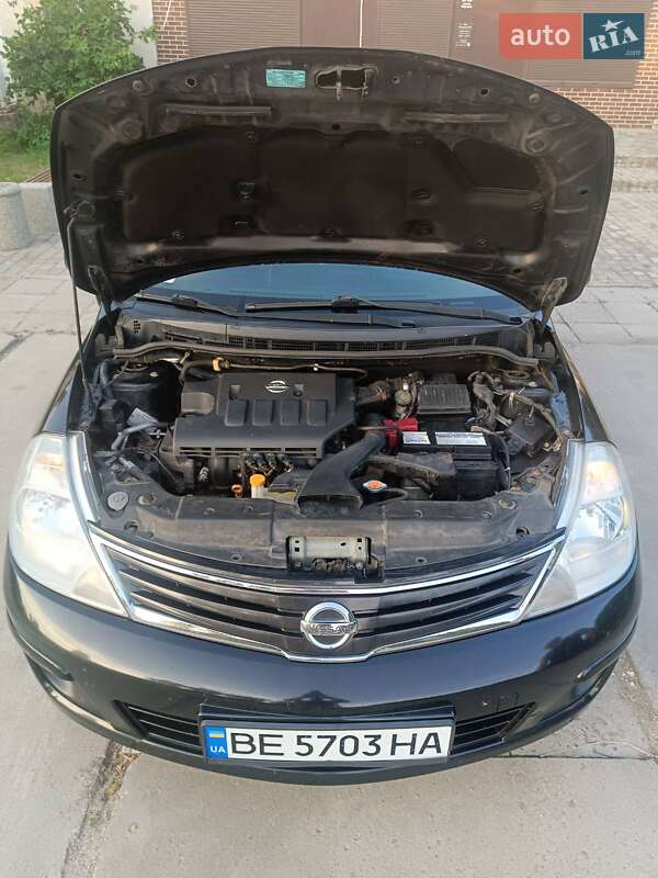 Седан Nissan TIIDA 2010 в Новом Буге