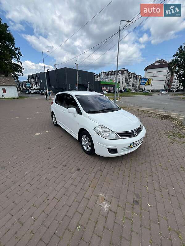 Хетчбек Nissan TIIDA 2012 в Києві фото 2 Хетчбек Nissan TIIDA 2012 в Києві