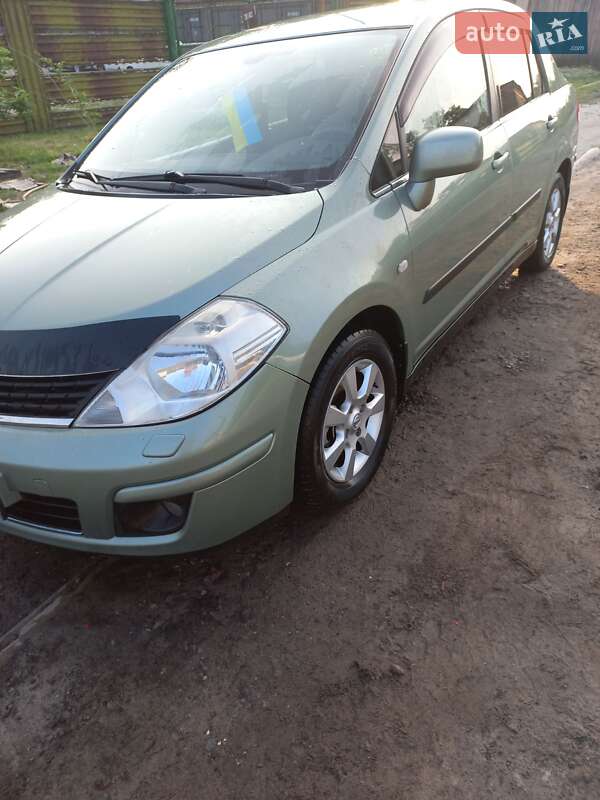 Седан Nissan TIIDA 2007 в Черкасах