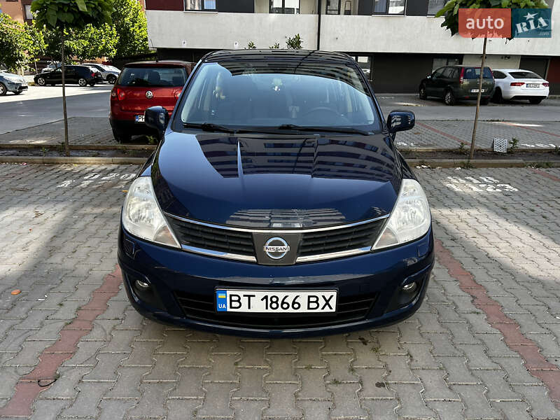 Nissan TIIDA 2008