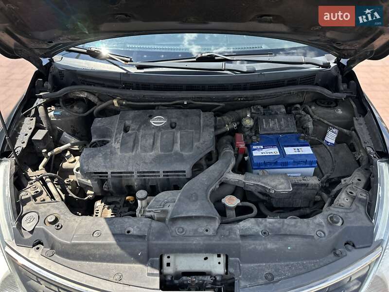 Седан Nissan TIIDA 2008 в Одессе