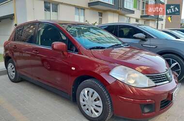 Хэтчбек Nissan TIIDA 2008 в Винниках