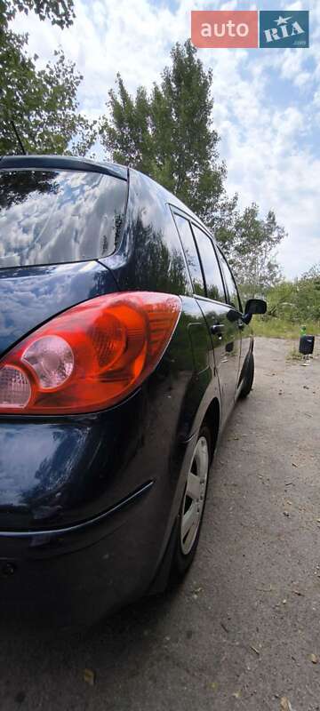 Хэтчбек Nissan TIIDA 2008 в Днепре