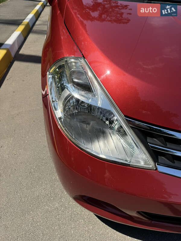 Седан Nissan TIIDA 2008 в Києві