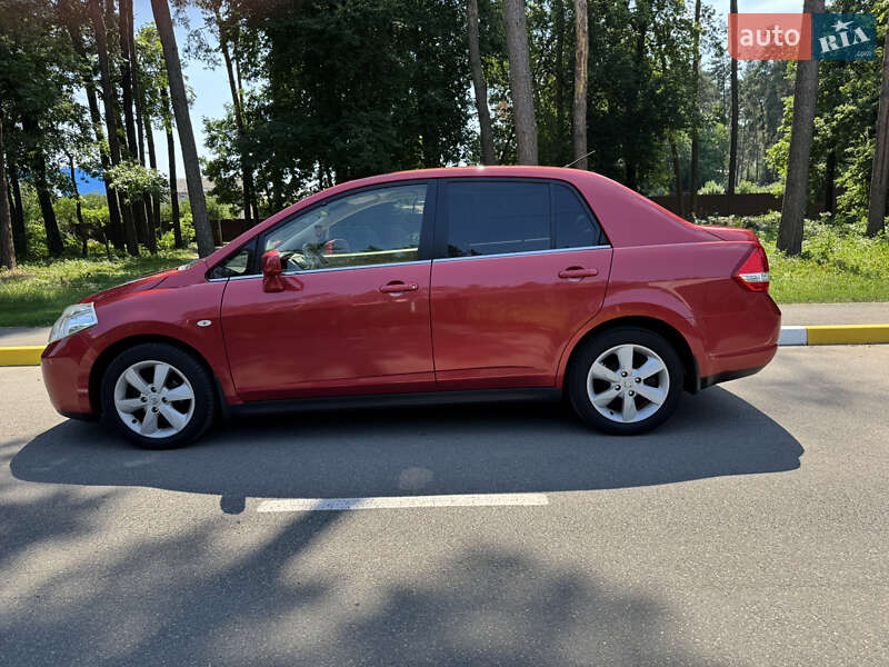 Седан Nissan TIIDA 2008 в Києві