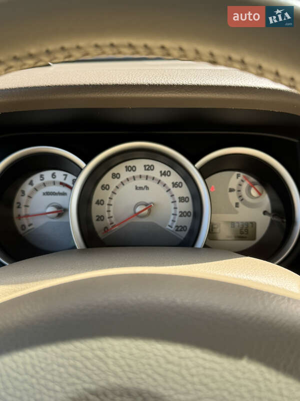 Седан Nissan TIIDA 2008 в Києві
