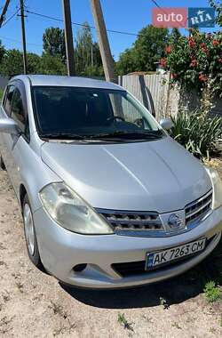 Хетчбек Nissan TIIDA 2008 в 