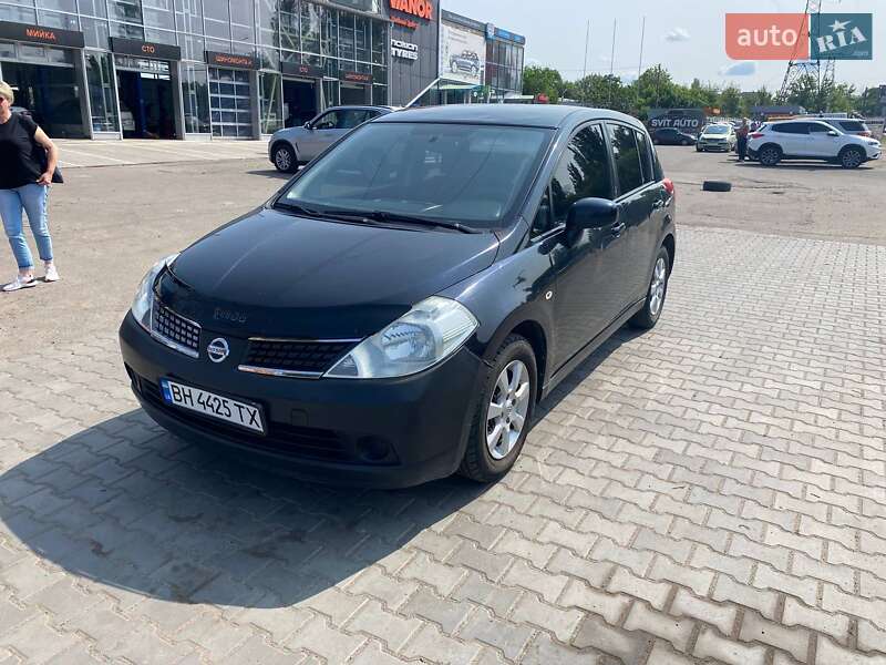 Nissan TIIDA 2007